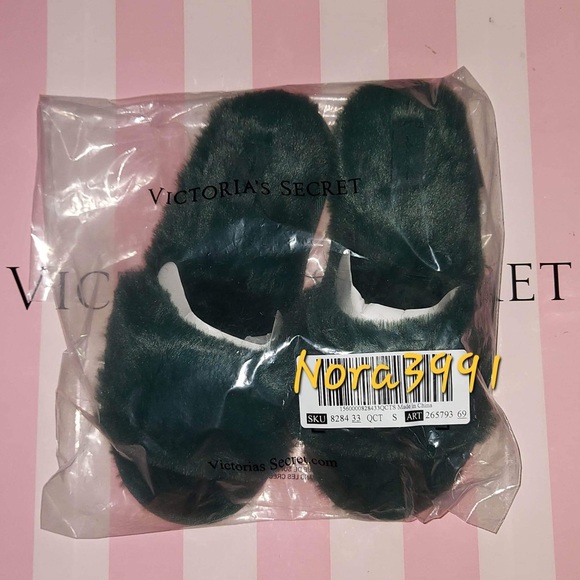 PINK VS Faux Fur Slipper size Small NIP - Picture 3 of 8